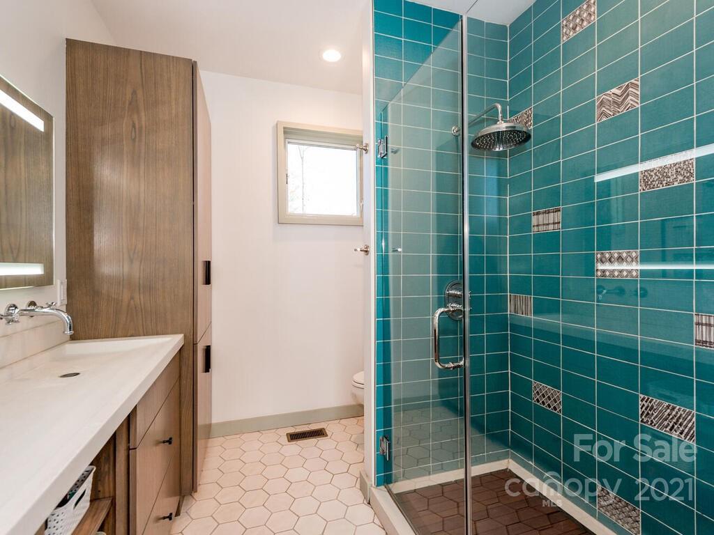 64 Malvern Walk Asheville NC 28806