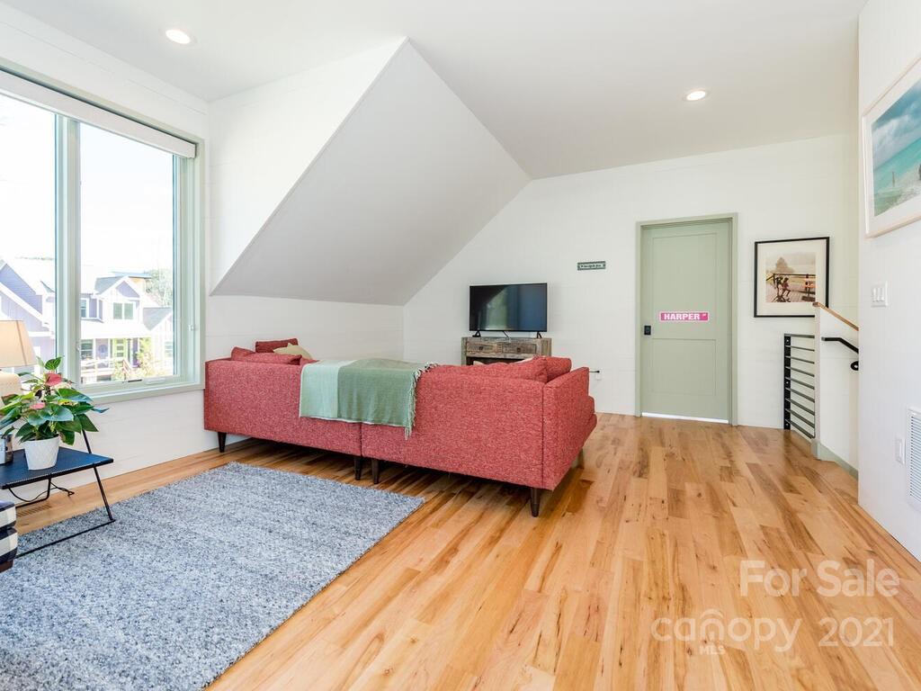 64 Malvern Walk Asheville NC 28806
