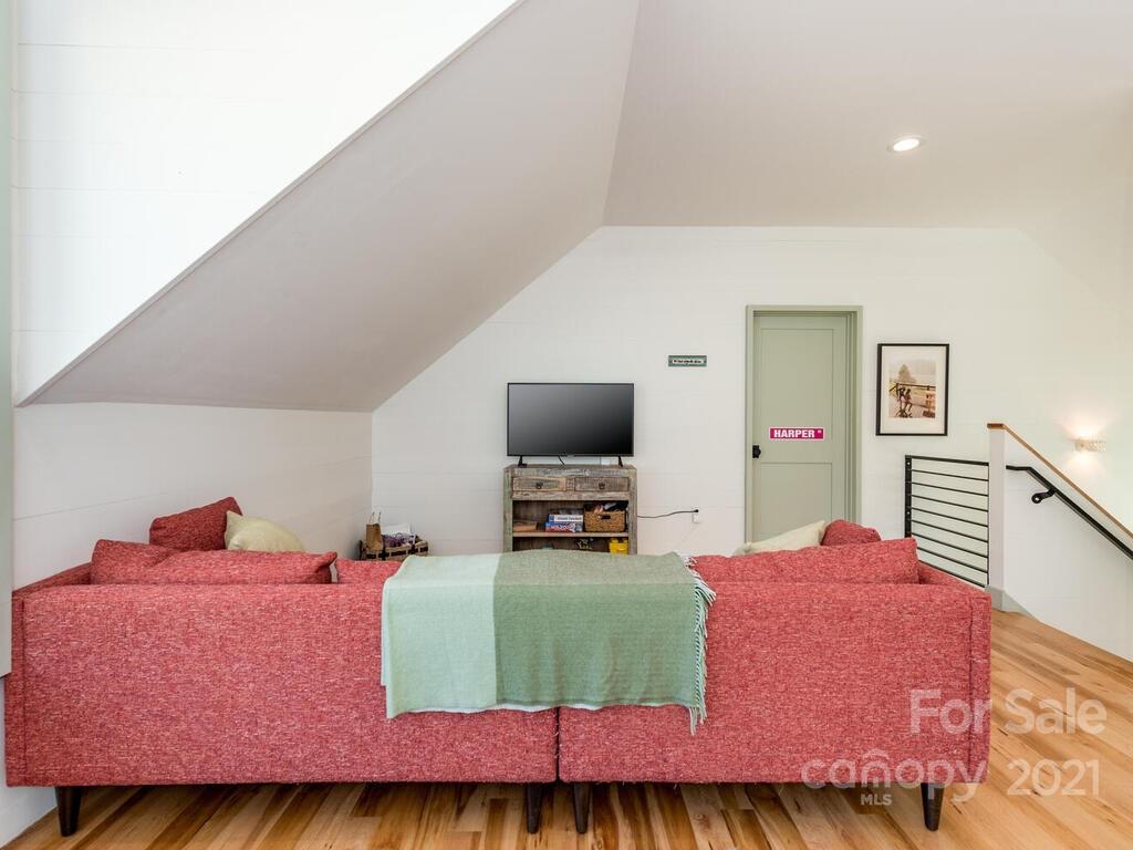 64 Malvern Walk Asheville NC 28806