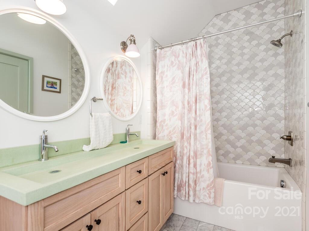 64 Malvern Walk Asheville NC 28806