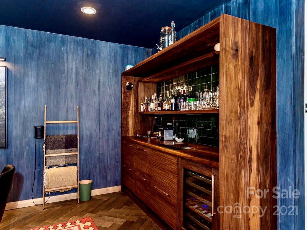 64 Malvern Walk Asheville NC 28806