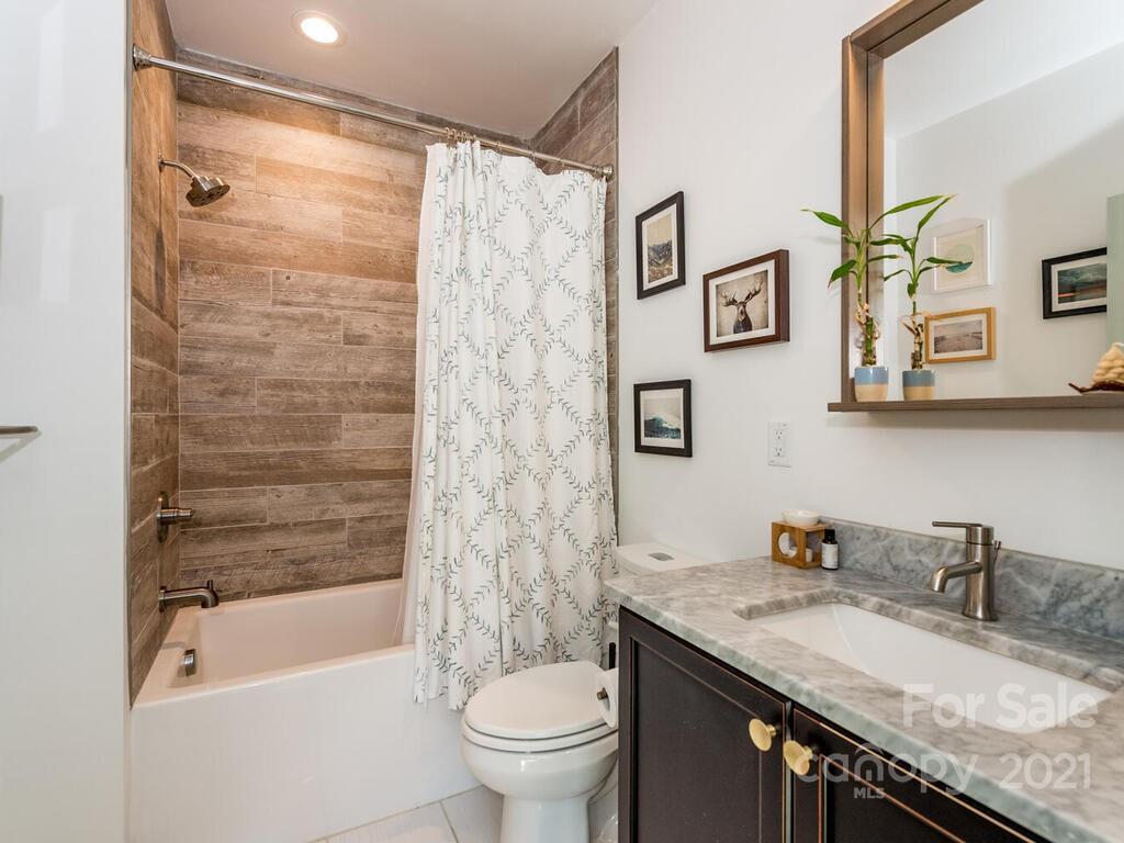 64 Malvern Walk Asheville NC 28806
