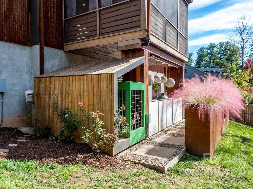 64 Malvern Walk Asheville NC 28806