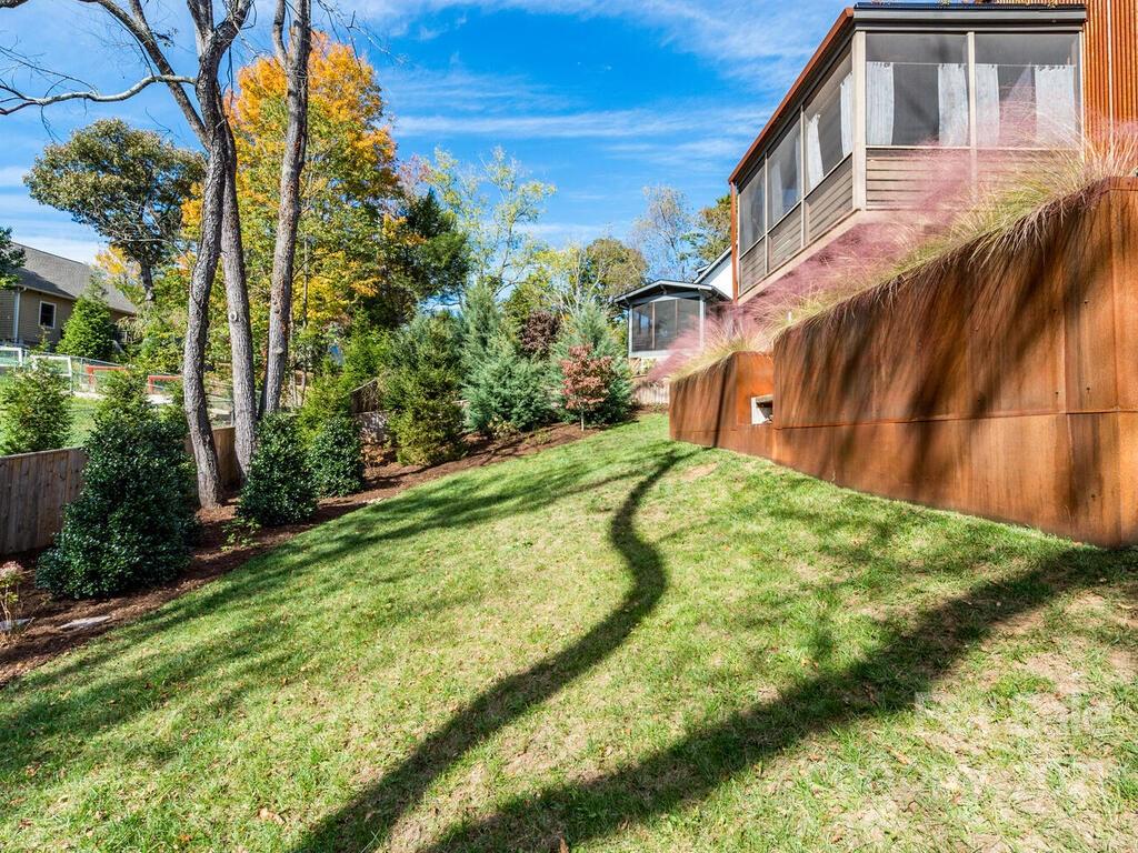 64 Malvern Walk Asheville NC 28806