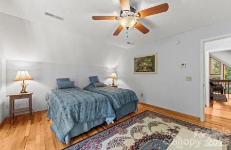 461 N Mallard Cove Almond NC 28771