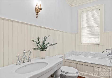 5520 Sharon View Road Charlotte NC 28226