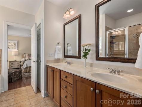 1672 Olmsted Drive Asheville NC 28803