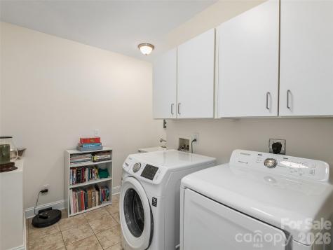 1672 Olmsted Drive Asheville NC 28803