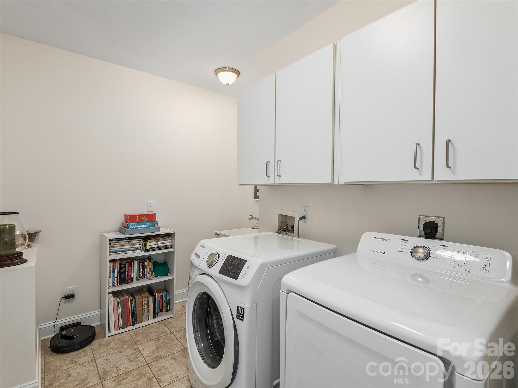 1672 Olmsted Drive Asheville NC 28803