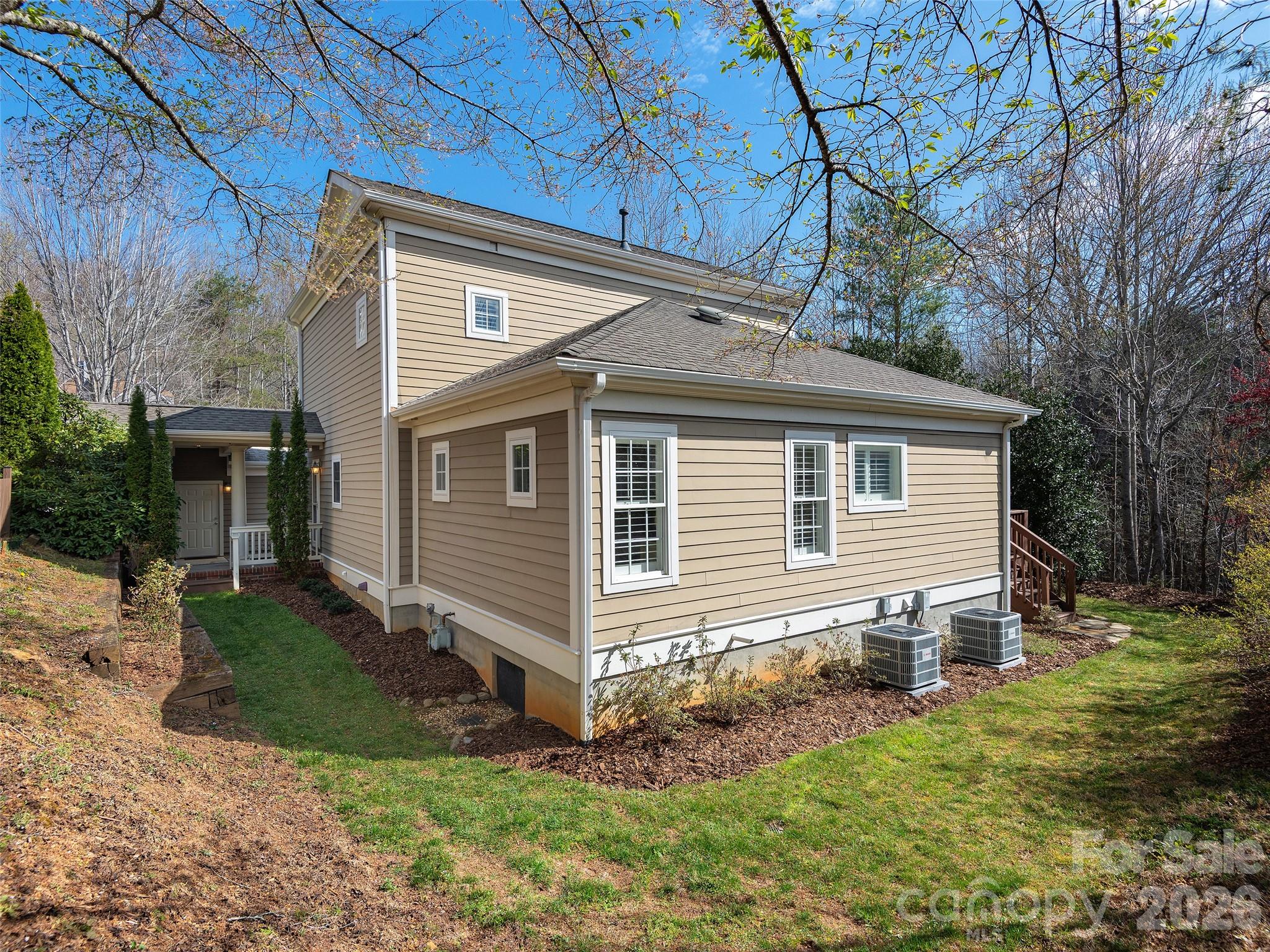 1672 Olmsted Drive Asheville NC 28803