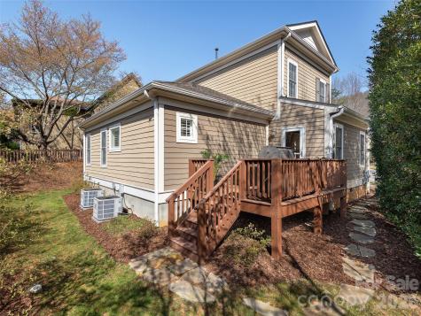 1672 Olmsted Drive Asheville NC 28803