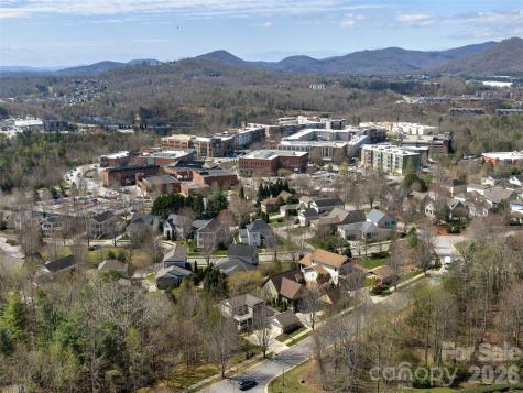 1672 Olmsted Drive Asheville NC 28803