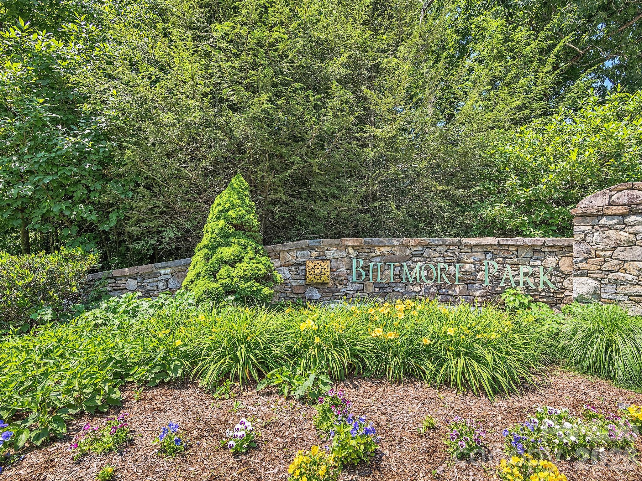 1672 Olmsted Drive Asheville NC 28803
