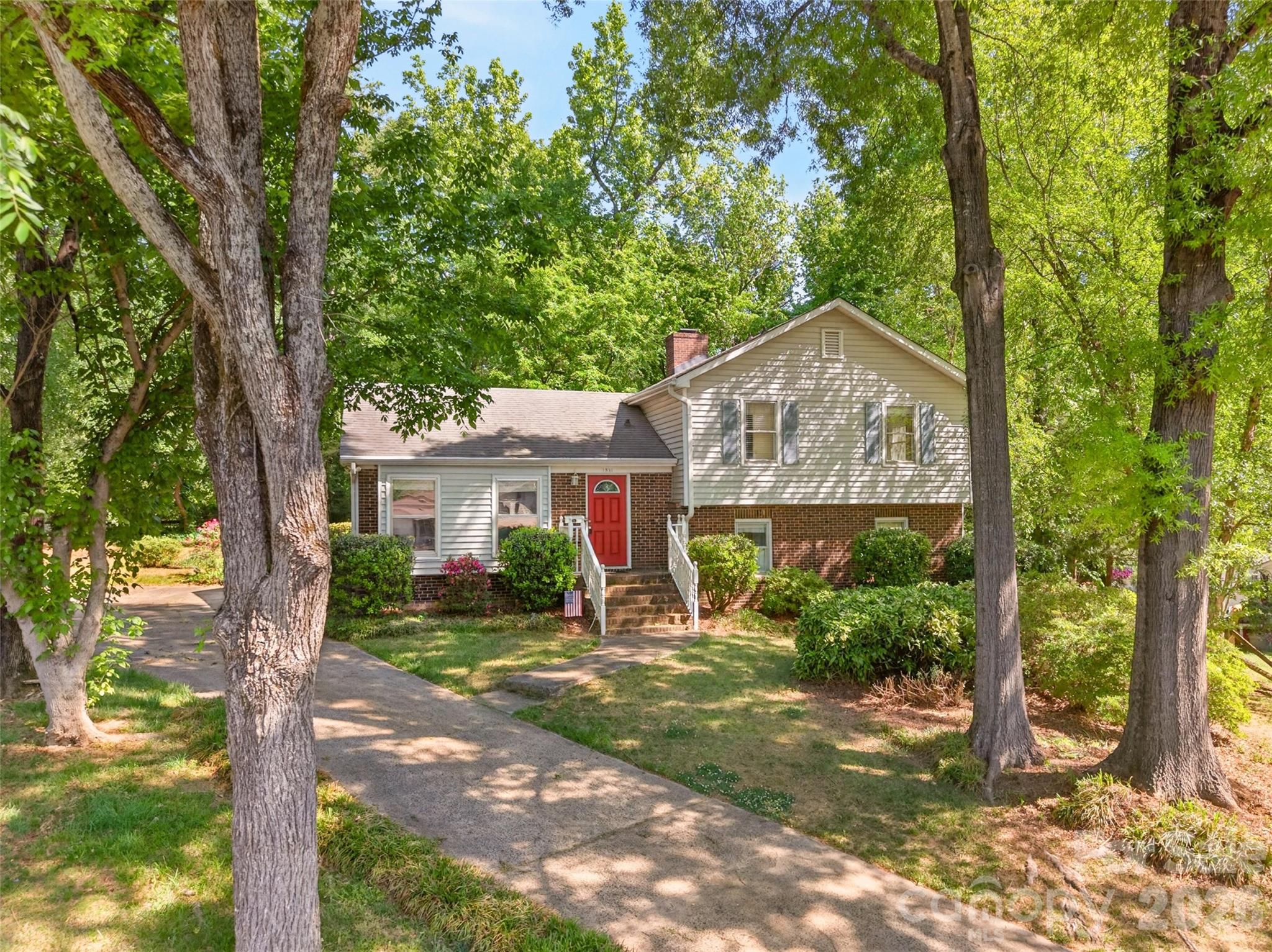 1511 Ormsby Court Charlotte NC 28211