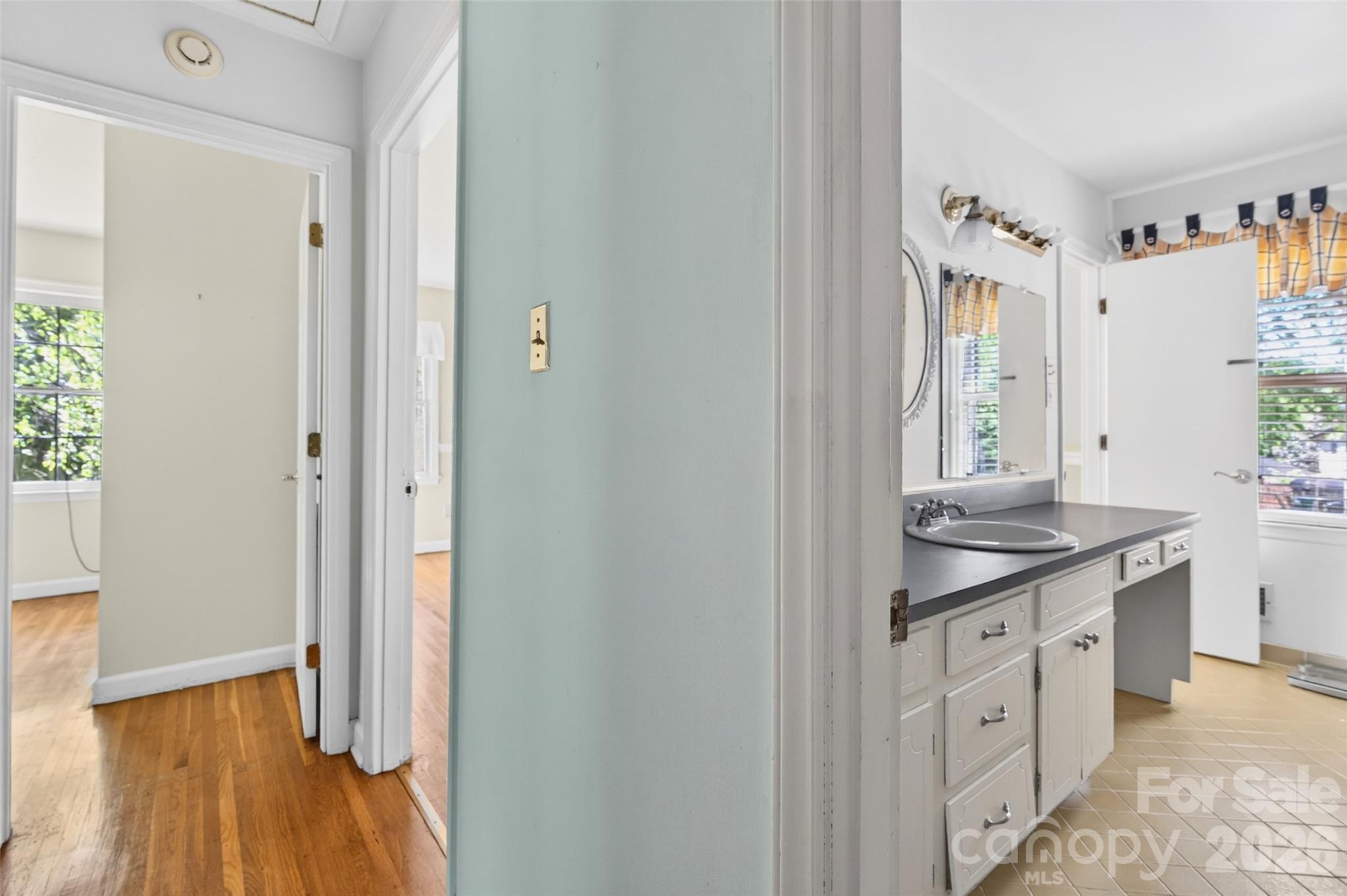 1511 Ormsby Court Charlotte NC 28211