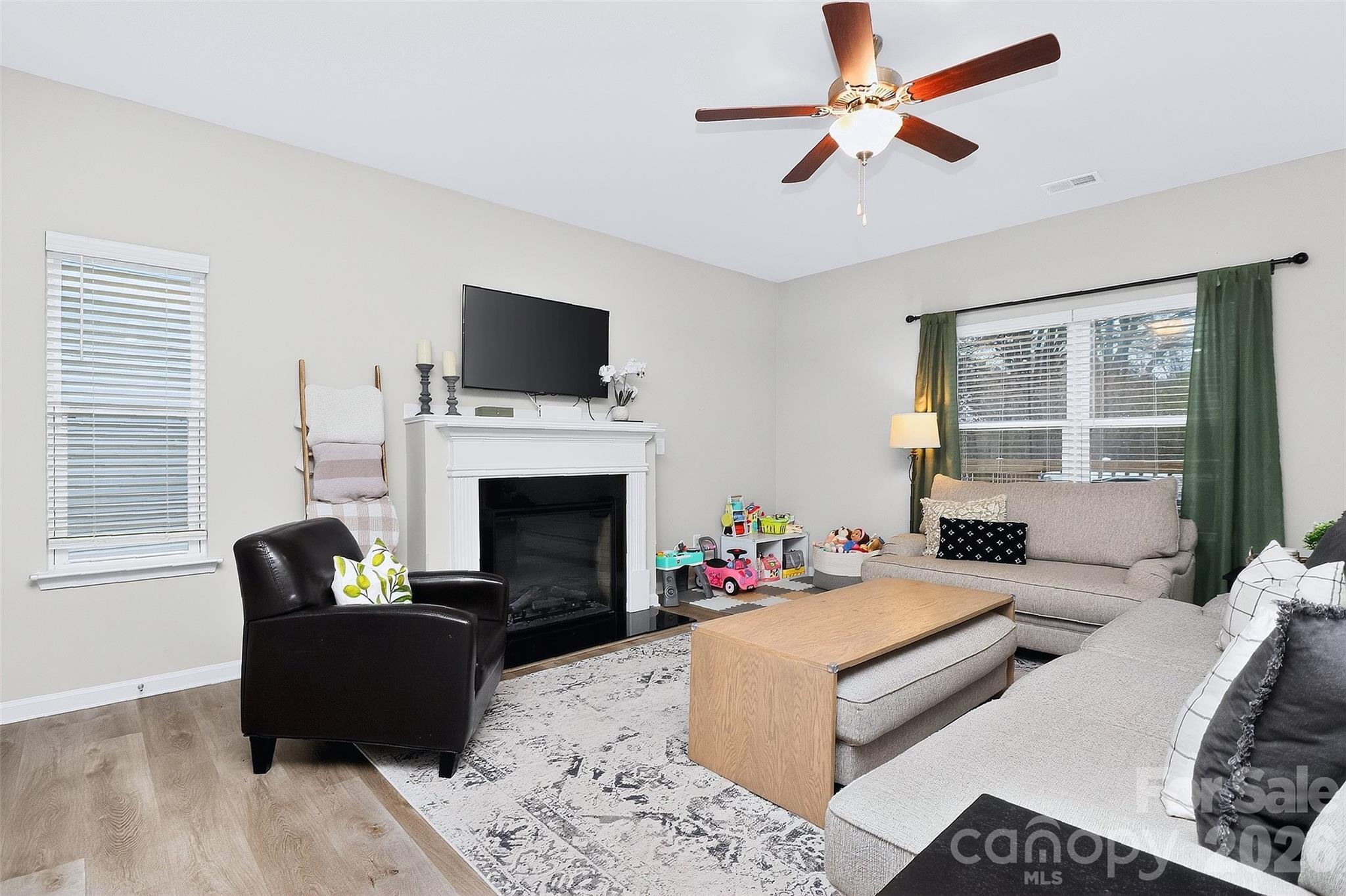 2017 Karen Woods Lane Charlotte NC 28216