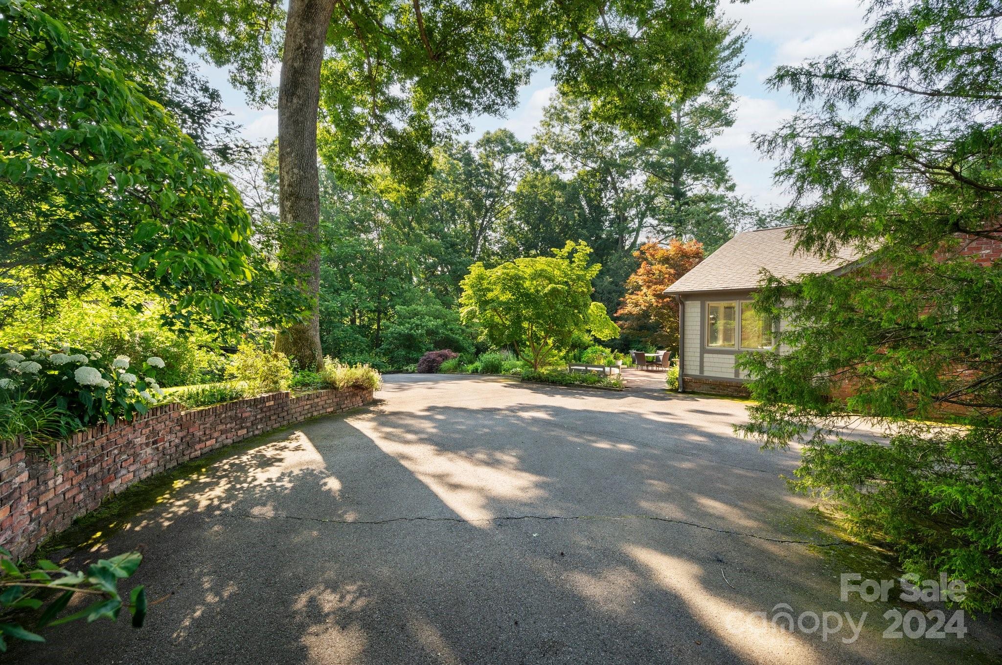 31 Inglewood Road Asheville NC 28804