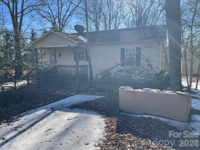 1143 Old Nc 105 Nebo NC 28761