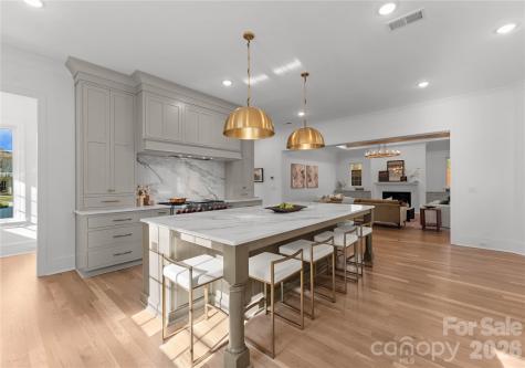 154 N Canterbury Road Charlotte NC 28211