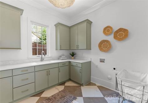 154 N Canterbury Road Charlotte NC 28211