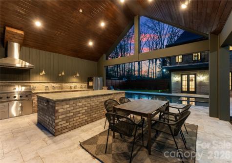 154 N Canterbury Road Charlotte NC 28211