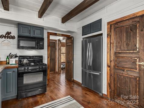 25 Crestwood Drive Arden NC 28704