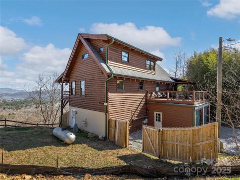 25 Crestwood Drive Arden NC 28704