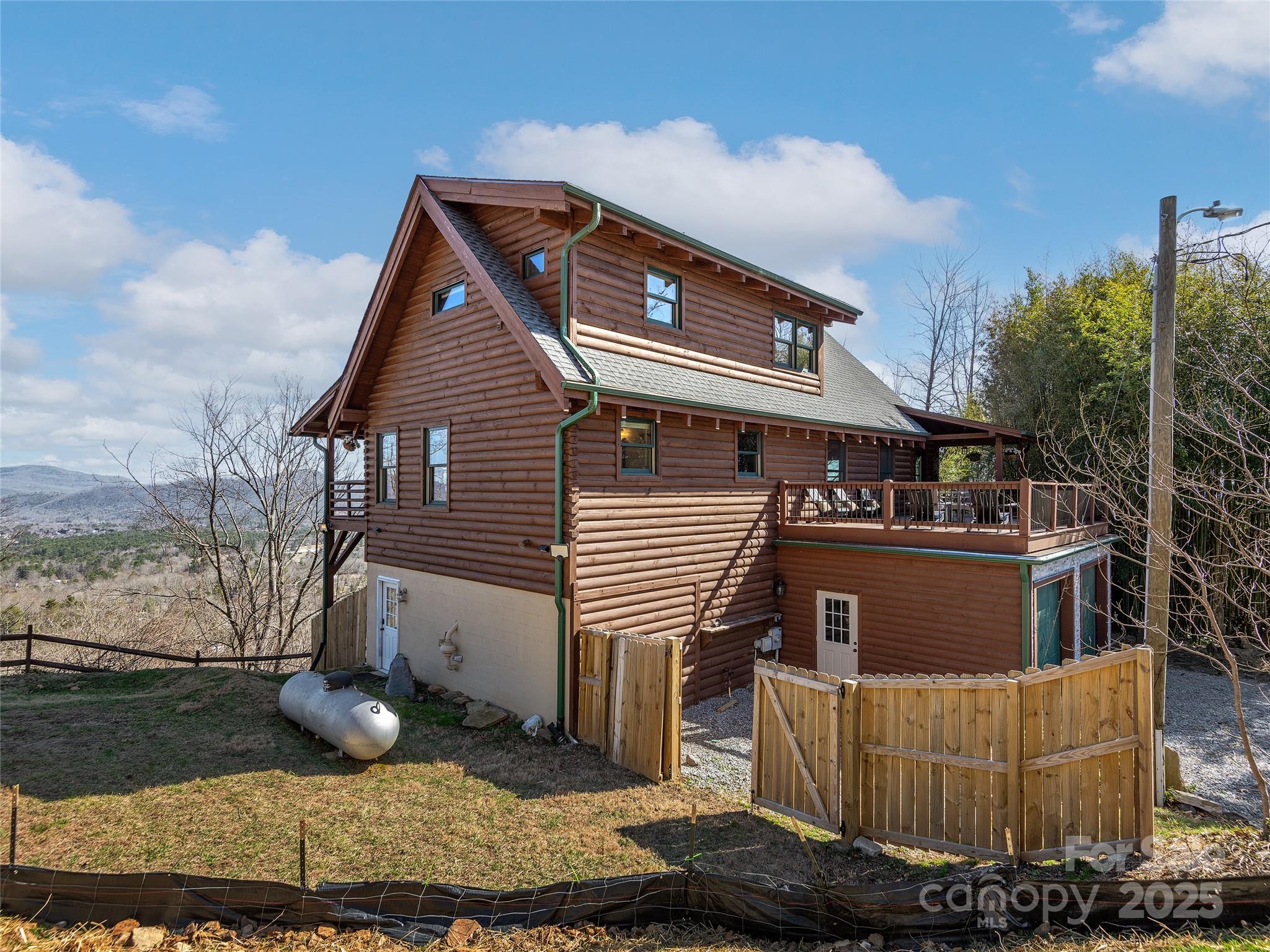 25 Crestwood Drive Arden NC 28704