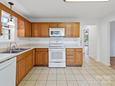 23 Aberdeen Drive Arden NC 28704