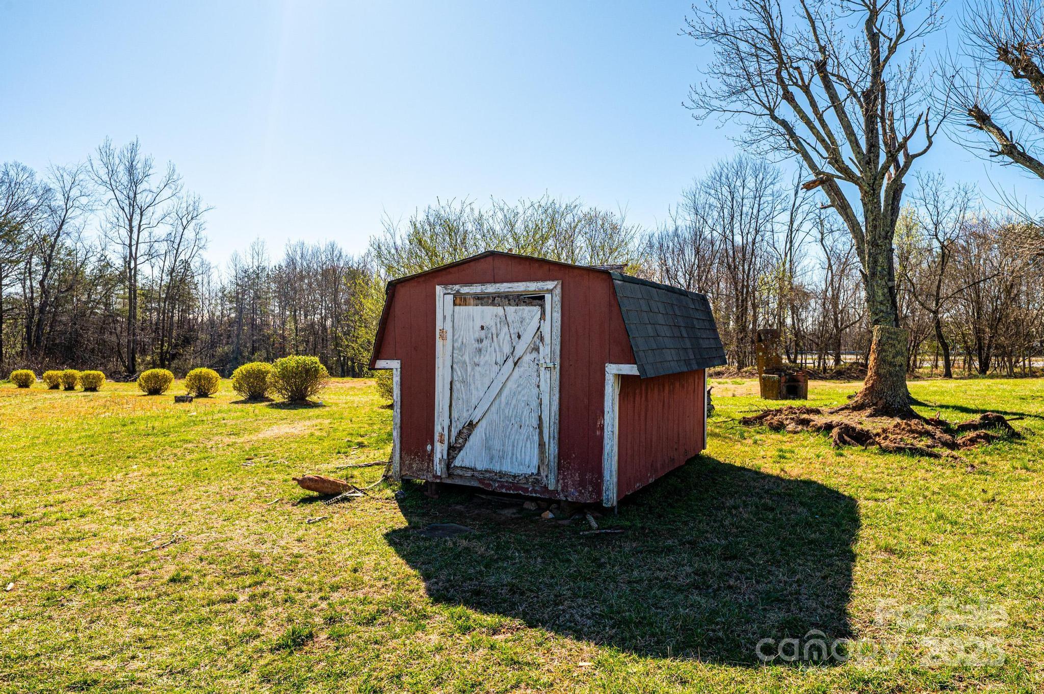 1221 Connelly Springs Road Lenoir NC 28645