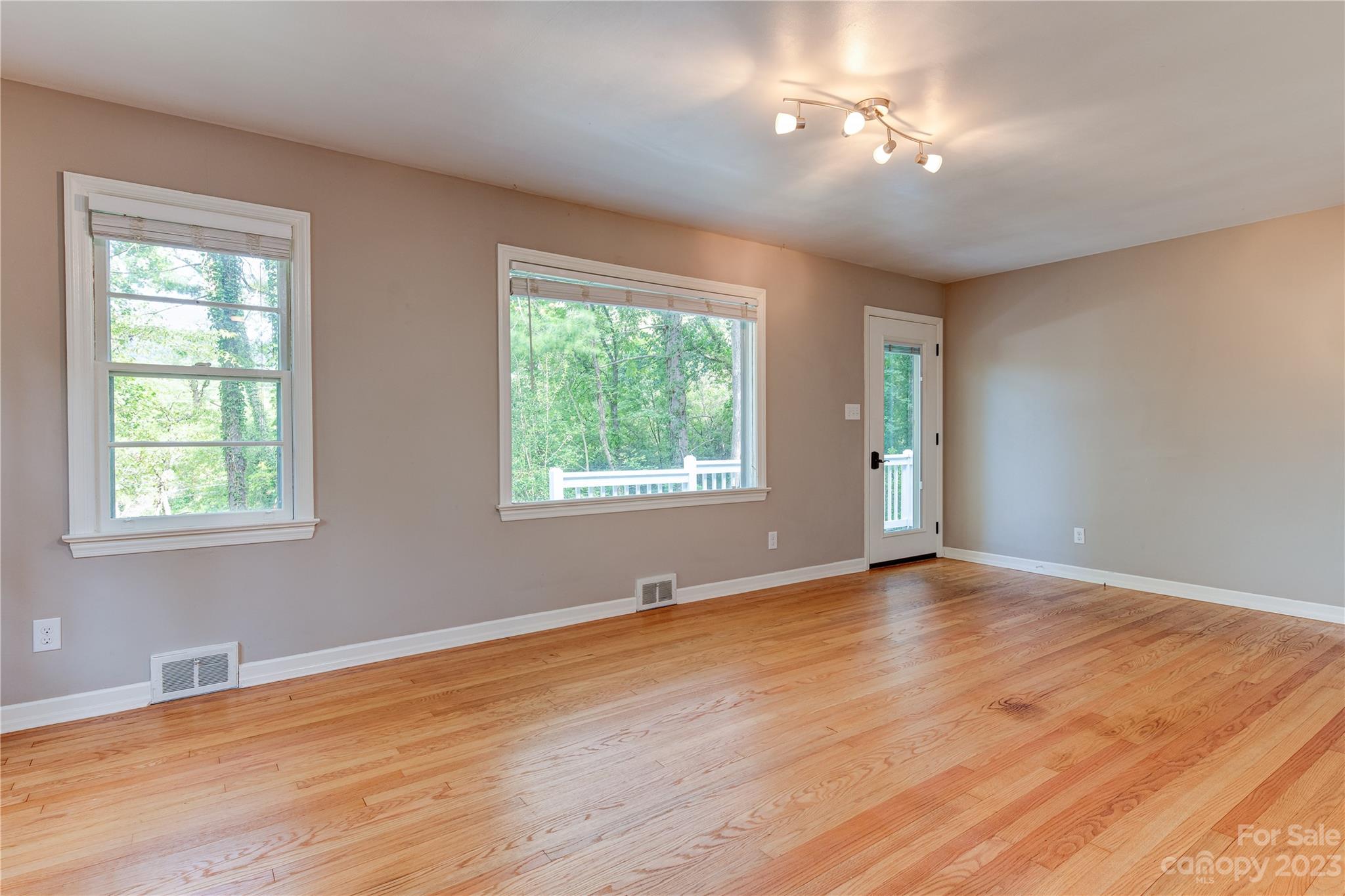 287 Beaverdam Road Asheville NC 28804