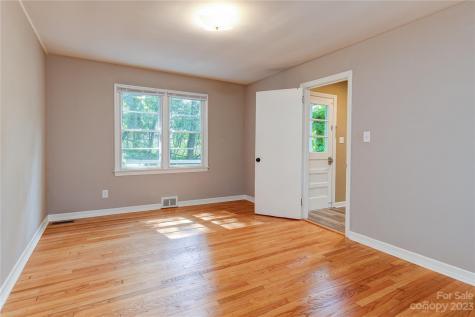 287 Beaverdam Road Asheville NC 28804