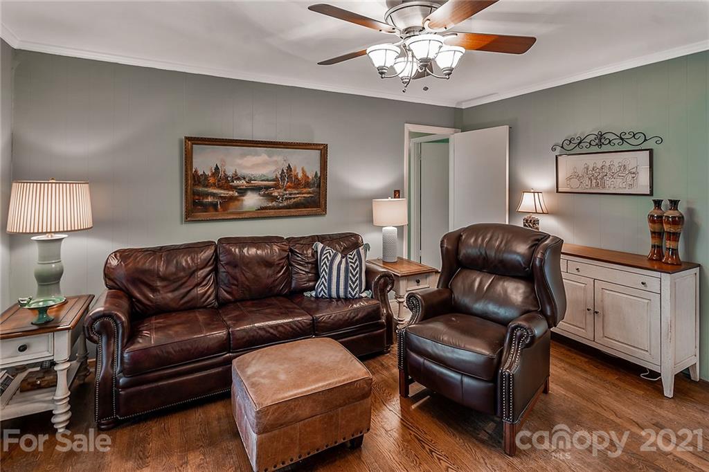 4727 Fairheath Road Charlotte NC 28210