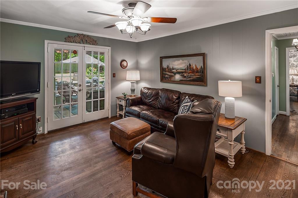 4727 Fairheath Road Charlotte NC 28210