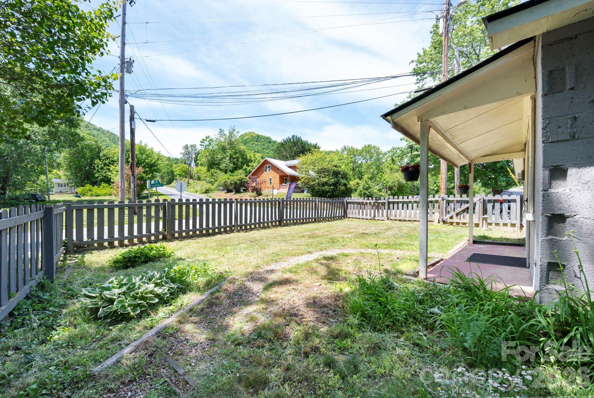 2802 Beaverdam Road Canton NC 28716