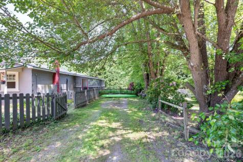 2802 Beaverdam Road Canton NC 28716