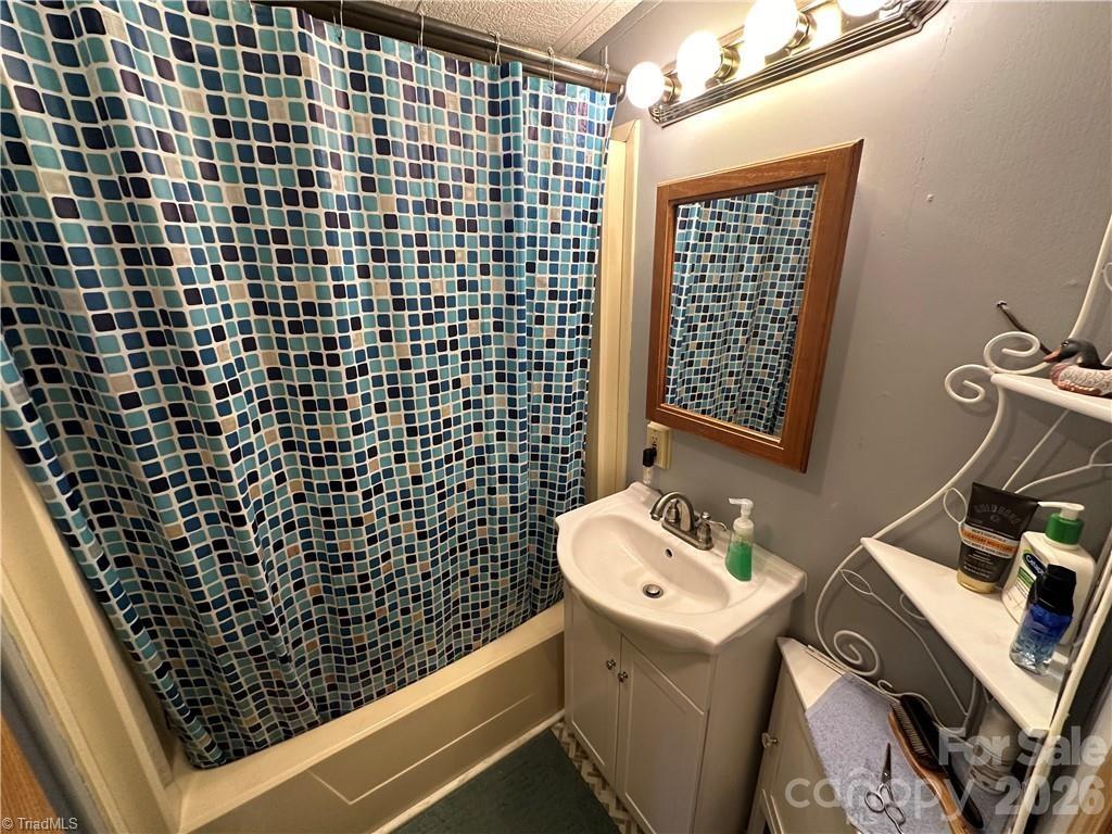 120 Elm Street New London NC 28127