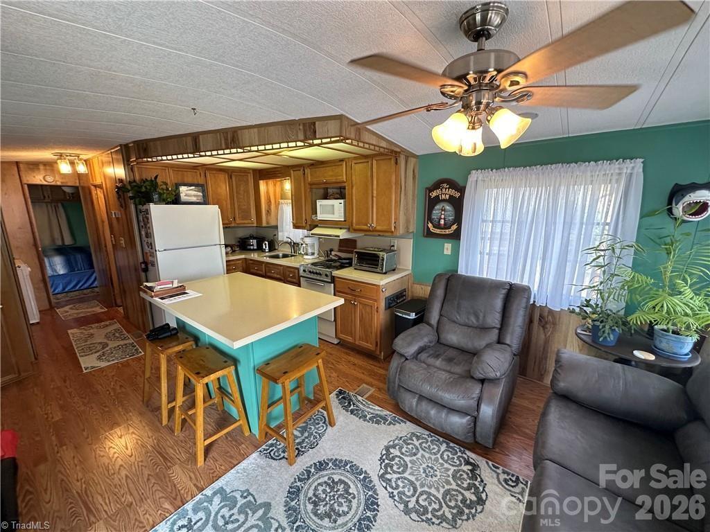 120 Elm Street New London NC 28127