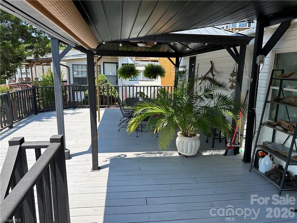 120 Elm Street New London NC 28127