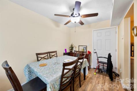 7130 Stonington Lane Charlotte NC 28227