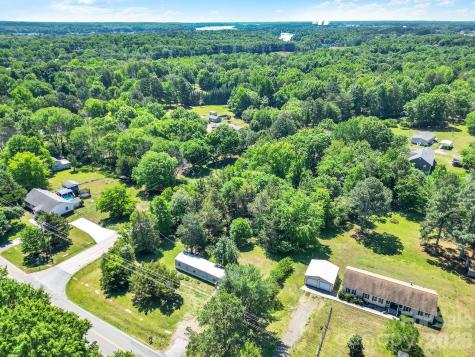 6067 Lake Wylie Road Lake Wylie SC 29710
