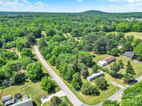 6067 Lake Wylie Road Lake Wylie SC 29710
