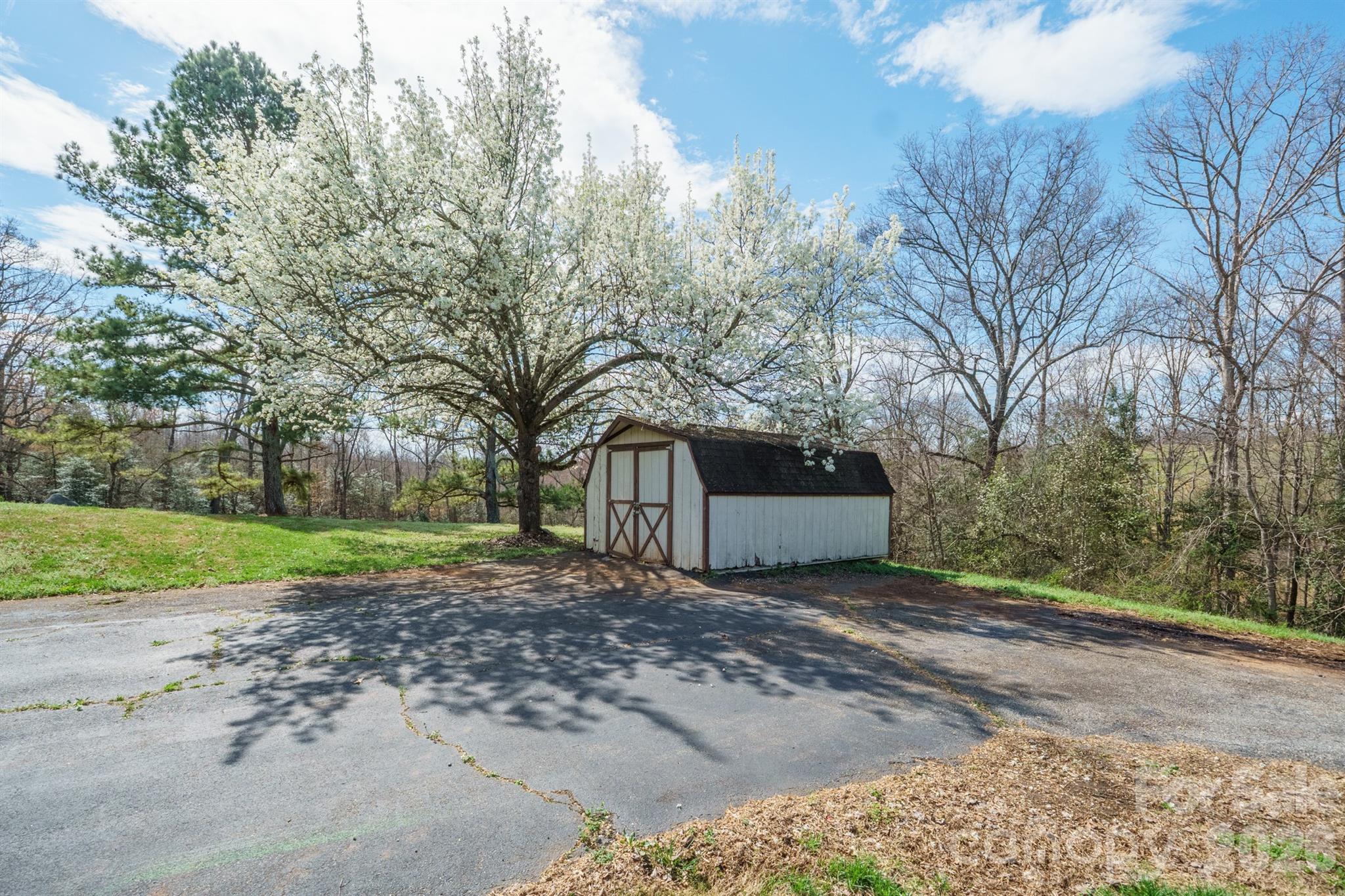 1924 Buck Shoals Road Hamptonville NC 27020