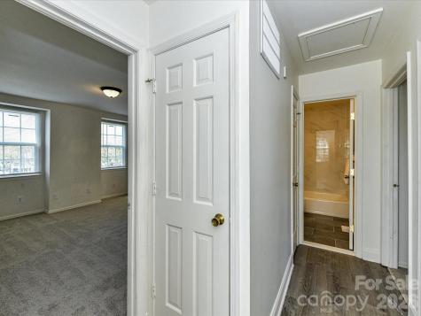 8322 Knights Bridge Road Charlotte NC 28210