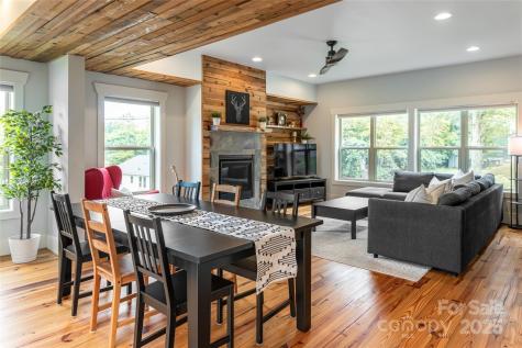 102 E Skyland Circle Asheville NC 28804