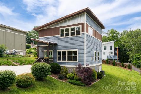 102 E Skyland Circle Asheville NC 28804