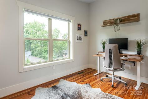 102 E Skyland Circle Asheville NC 28804