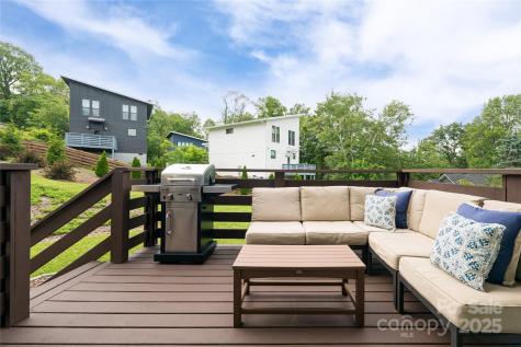 102 E Skyland Circle Asheville NC 28804