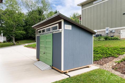 102 E Skyland Circle Asheville NC 28804