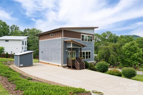 102 E Skyland Circle Asheville NC 28804